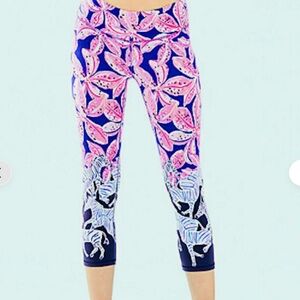 Lilly Pulitzer Jolena Weekender Cropped Leggings Royal Purple Wild Child - M